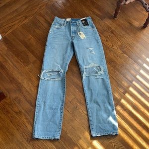 NWT Levi’s 501 90’s Jeans Light Indigo Destructed